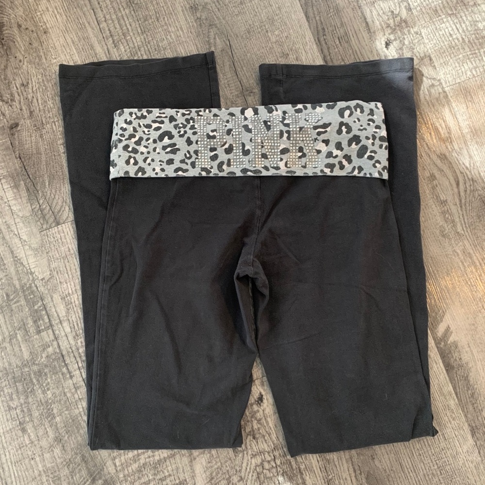 Victoria’s Secret PINK flare yoga leggings